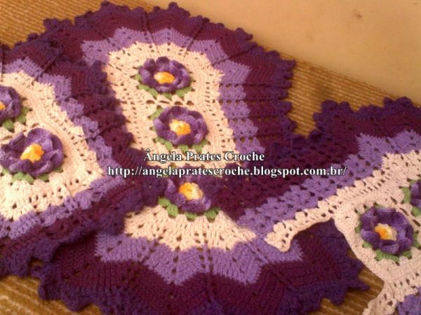 Jogo de banheiro em tons de roxo